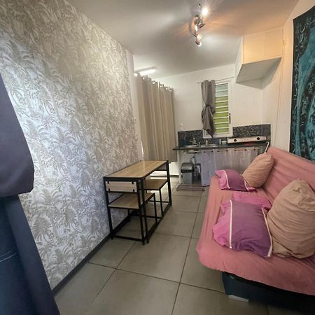 Mobilhome Pour 2 Personnes Le Tampon Exteriér fotografie