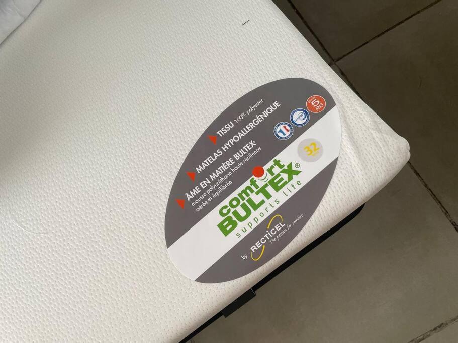 Mobilhome Pour 2 Personnes Le Tampon Exteriér fotografie