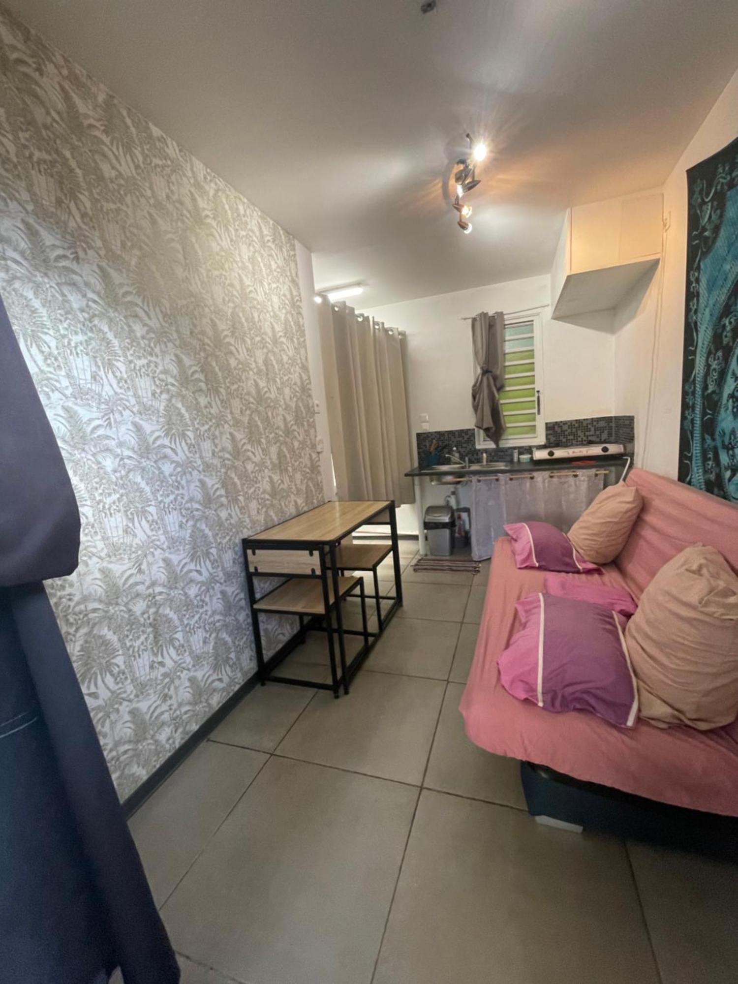 Mobilhome Pour 2 Personnes Le Tampon Exteriér fotografie