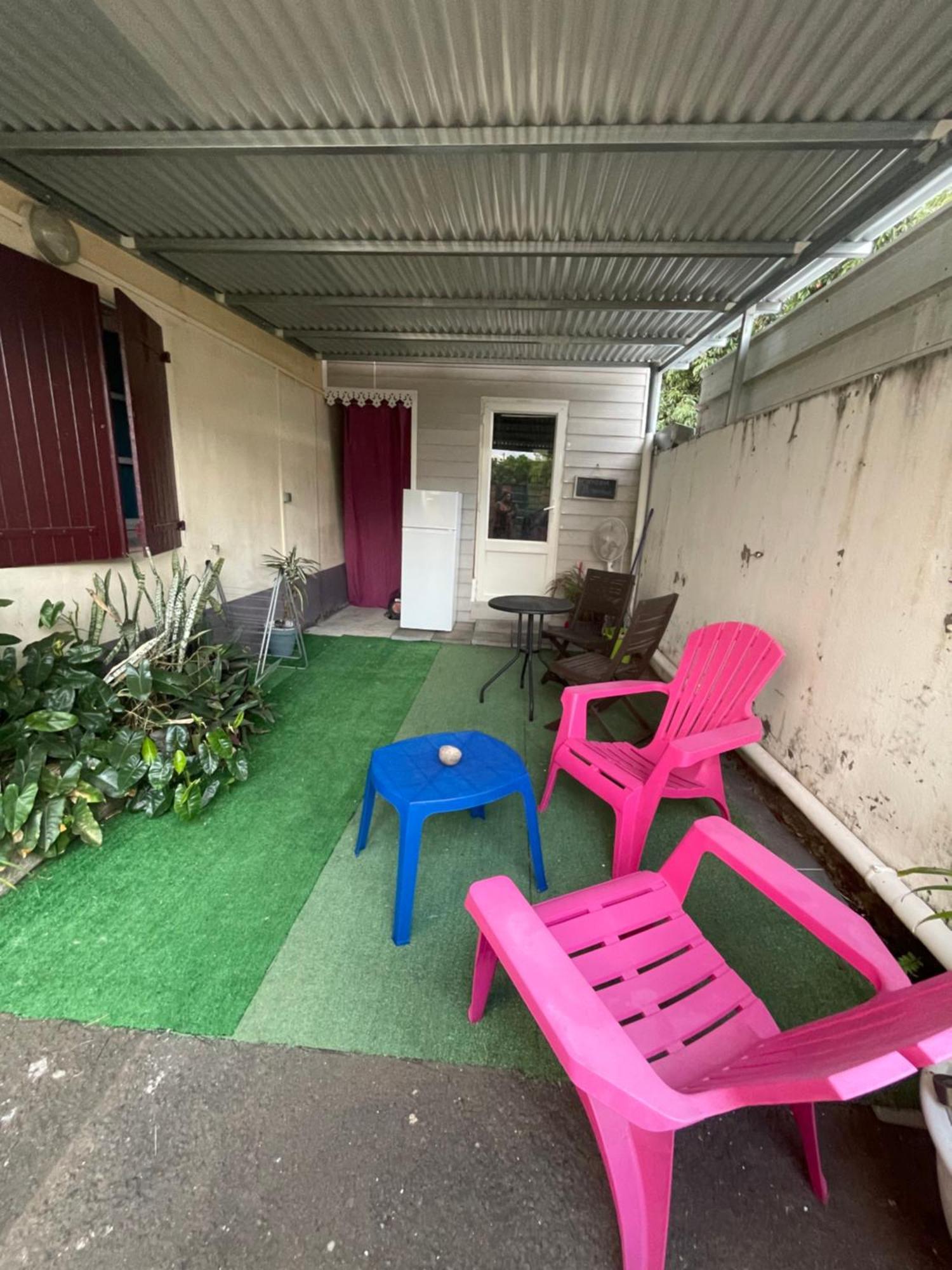 Mobilhome Pour 2 Personnes Le Tampon Exteriér fotografie